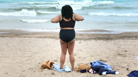 Pic: Natasha Rothwell in How to Die Alone