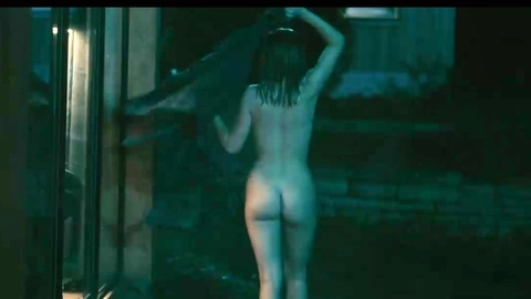 Pic: Lena Meckel in Un/Dressed