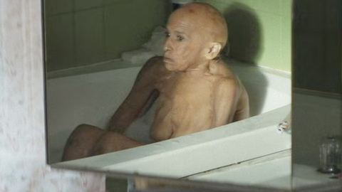 Pic: Kathryn Hunter in The Front Room (2024)