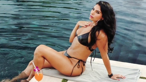 Pic: Constanza Palavecino in 1 Million Followers (2024)