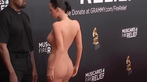 Pic: Bianca Censori in The Grammy Awards