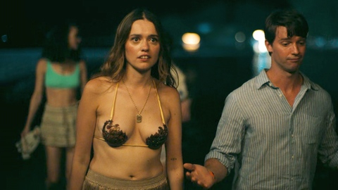 Pic: Aimée-Lou Wood in The White Lotus