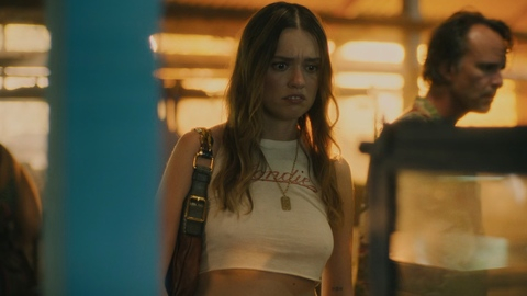 Pic: Aimée-Lou Wood in The White Lotus (2021)