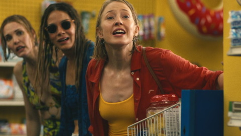 Pic: Carrie Coon in The White Lotus