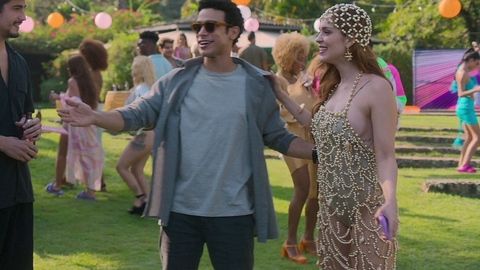 Pic: Sophia Abrahão in Benefits with Friends (2024)
