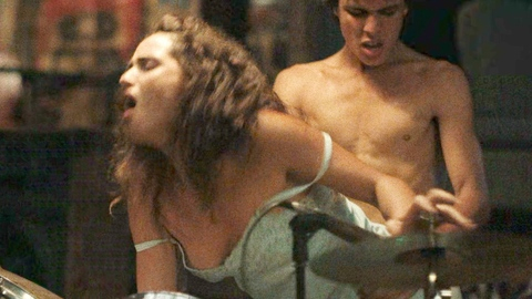 Pic: Adria Arjona in Los Frikis