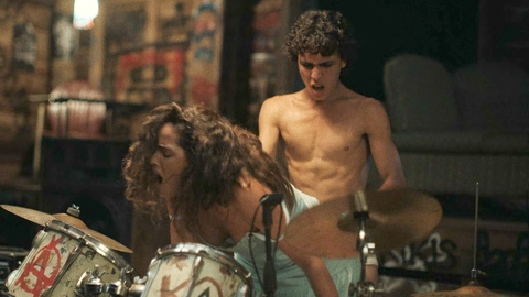 Pic: Adria Arjona in Los Frikis