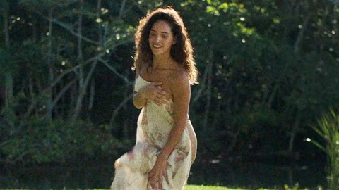 Pic: Adria Arjona in Los Frikis