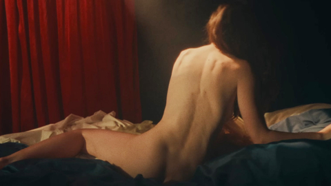 Pic: Ella Hunt in Subway Trash