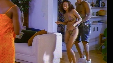 Pic: Mari Morrow in Malibooty