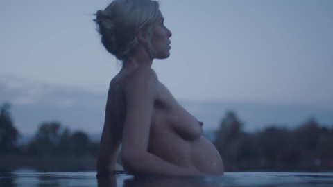 Pic: Julia Fox in Perfect
