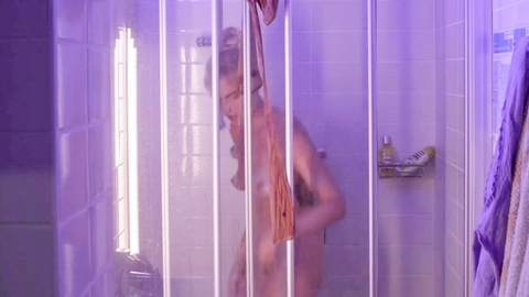 Pic: Elena Wolff in Asche