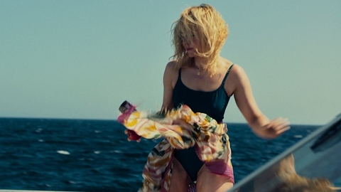 Pic: Émilie Dequenne in Survive