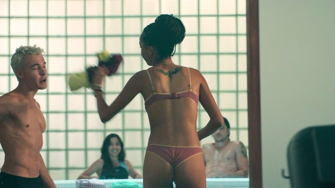 Pic: Nira Oshaia in Olympo