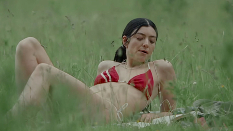 Pic: Lorde in Hammer