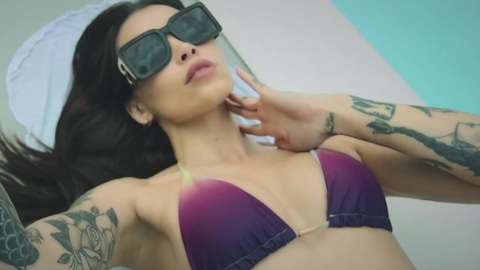 Pic: Roxette Arisa Howe in (Iconic)