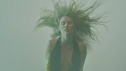 Pic: Miley Cyrus in Miley Cyrus: Something Beautiful