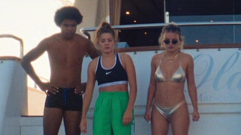 Pic: Sara Gançarski in Young Millionaires