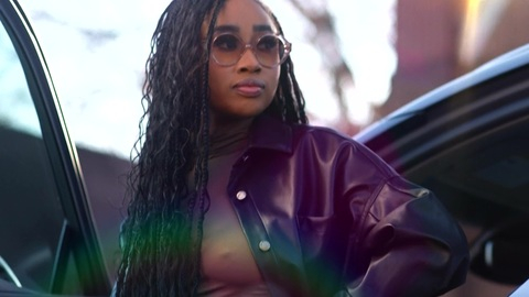 Pic: Grace Sol in Can't Have It All