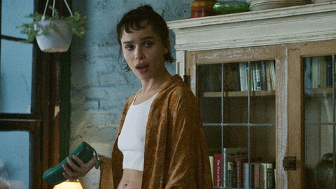 Pic: Zoë Kravitz in Caught Stealing