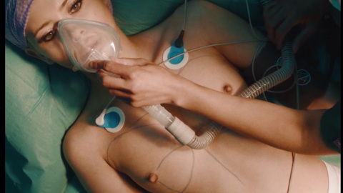 Pic: Elli Rhiannon Müller Osborne in Requiem for Selina