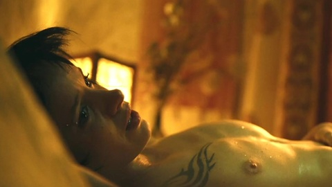 Pic: Anna Zavtur in Daring