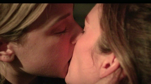 Pic: Lili Reinhart in Hal & Harper