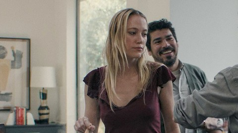 Pic: Maika Monroe in The Hand That Rocks the Cradle