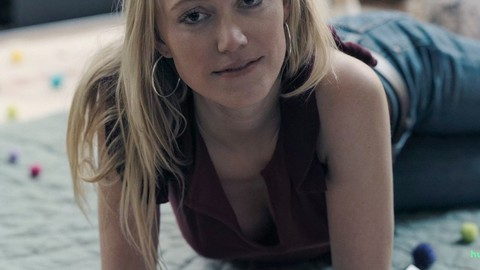 Pic: Maika Monroe in The Hand That Rocks the Cradle