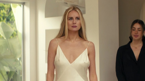 Pic: Justine Lupe in Nobody Wants This