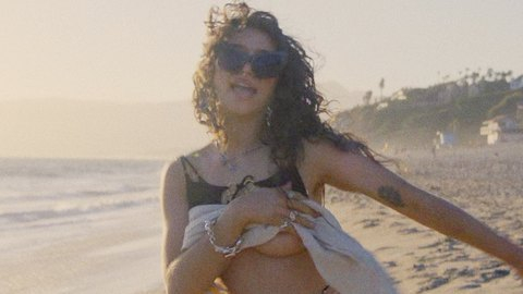 Pic: Odessa A'zion in I Love LA