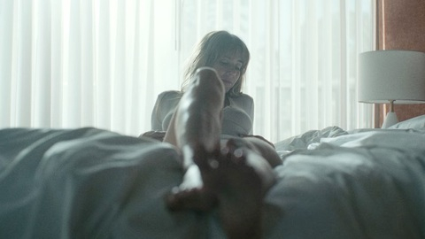 Pic: Linda Cardellini in DTF St. Louis