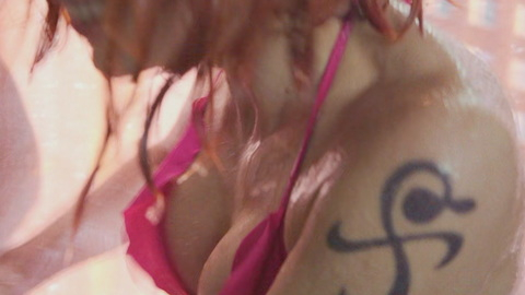 Pic: Emily Rudd in ONE PIECE