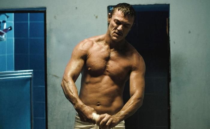 Could Luke Evans Go Nude on Broadway? 