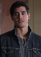 Henry Zaga