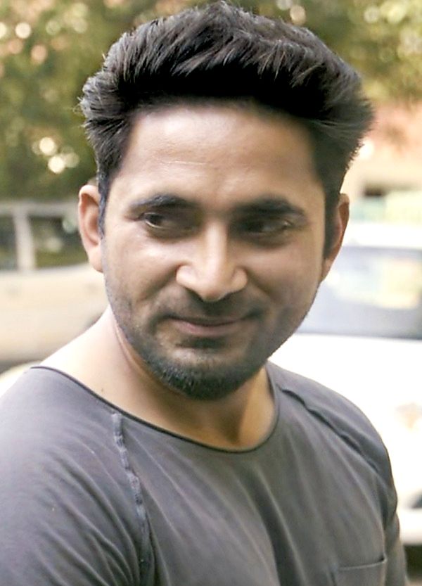See Navpreet Moti Nude | Navpreet Moti Naked | Mr. Man