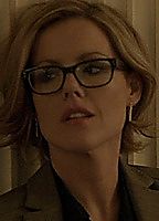 Celebrity: Kathleen Robertson