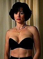 Celebrity: Linda Cardellini