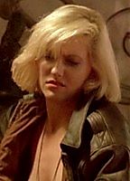 Celebrity: Lezlie Deane