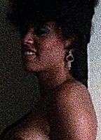 Celebrity: Cintia Cruz