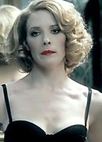 Celebrity: Shauna Macdonald