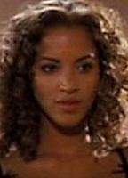 Celebrity: Noémie Lenoir