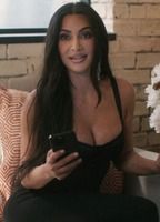 Kim Kardashian Sexy Bikini 289862