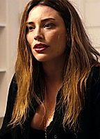 Celebrity: Arielle Vandenberg