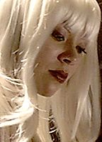 Celebrity: Sari Cummings