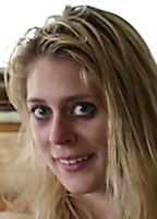 Celebrity: Sara Mitich