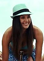 Celebrity: Nicole Domecus