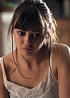 Celebrity: Ella Purnell