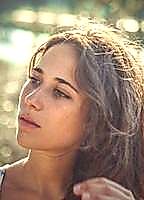 Celebrity: Ophelie Belalia