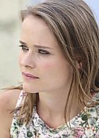 Celebrity: Eszter Csépai